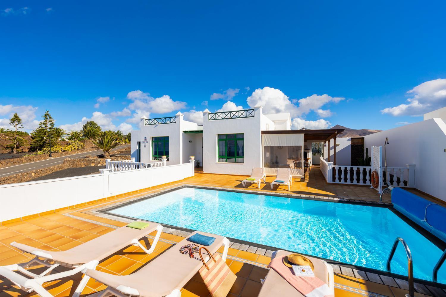 Villa Sol Y Mar Яйса Екстер'єр фото